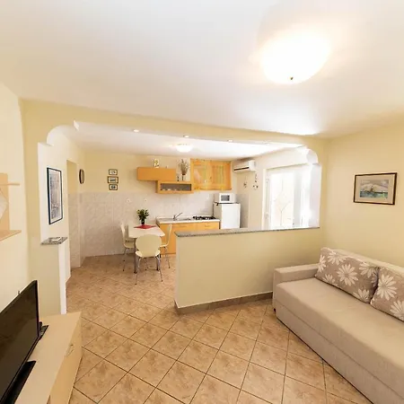 Apartments Nada Selce Exterior photo