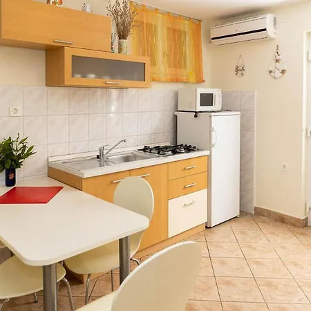 Apartments Nada Selce Exterior photo