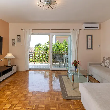 Apartments Nada Selce Exterior photo
