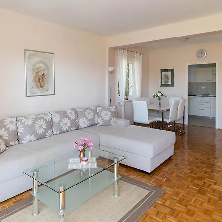 Apartments Nada Selce Room photo